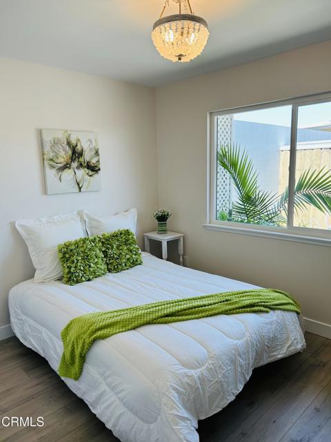 163 E Bowling Green, Port Hueneme CA: https://media.crmls.org/mediaz/a5d14f07-df39-43e4-bba7-66660ba144ae.jpg