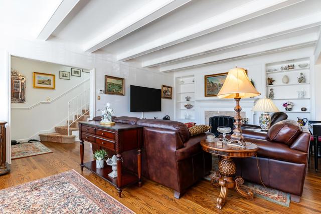 523 Maple Street, San Mateo CA: https://media.crmls.org/mediaz/a5d172f4-8695-4554-8a94-ecd33c80fbae.jpg