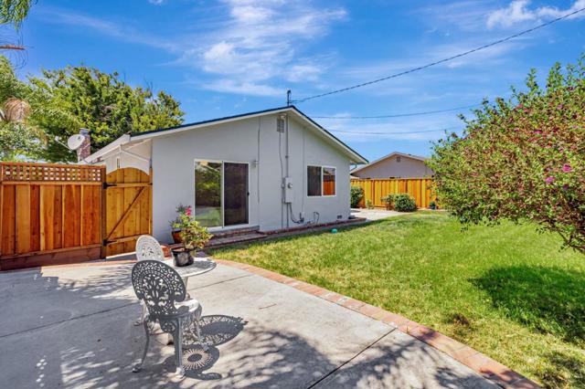 4848 Anna Drive, San Jose CA: https://media.crmls.org/mediaz/a5d19b4f-7e30-43a3-966d-9dd0d4ee911c.jpg