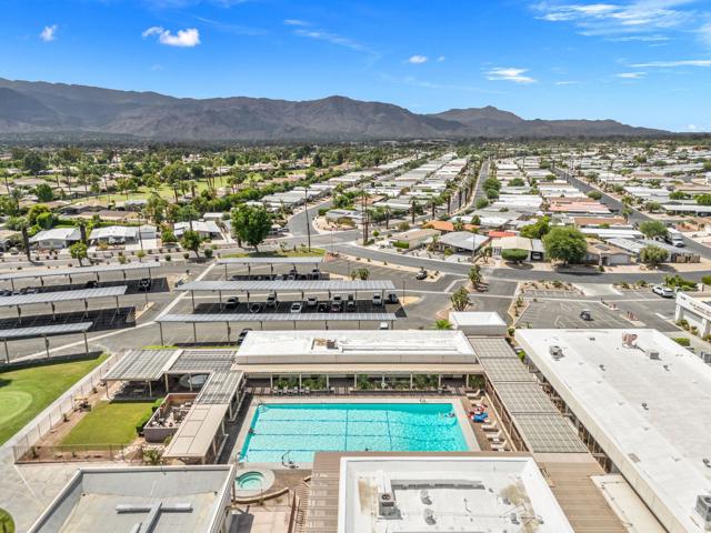 39551 Hidden Water Place, Palm Desert CA: https://media.crmls.org/mediaz/a5d1c75c-749f-4f07-b793-69267e098e39.jpg