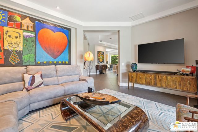 450 E Bogert Trail, Palm Springs CA: https://media.crmls.org/mediaz/a5d1e836-c0dd-484f-9ccb-6584ec66e55f.jpg