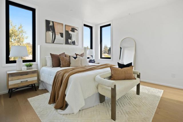2160 Menalto Avenue, Menlo Park CA: https://media.crmls.org/mediaz/a5d1ead1-8690-4d60-895e-1601da0a1add.jpg