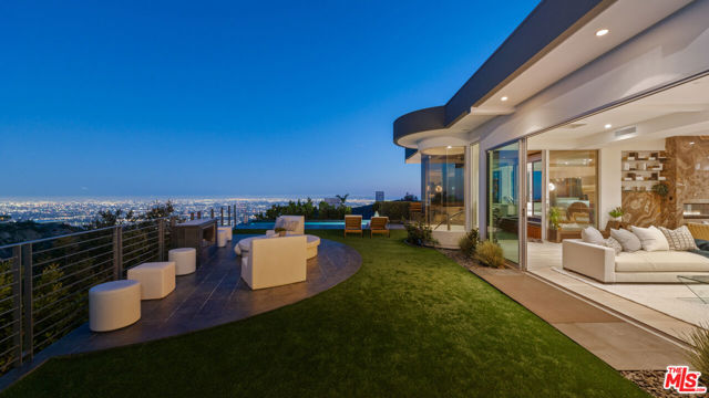 9353 Nightingale Drive, Los Angeles CA: https://media.crmls.org/mediaz/a5d295b0-ea67-49e3-a639-a12df9512706.jpg