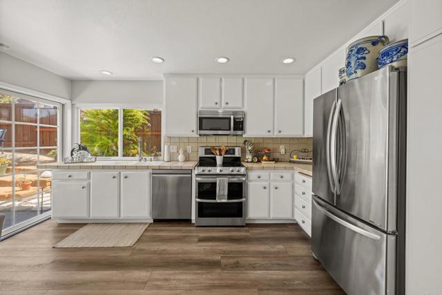 Detail Gallery Image 12 of 36 For 1650 Tucker Ln, Encinitas,  CA 92024 - 2 Beds | 2 Baths
