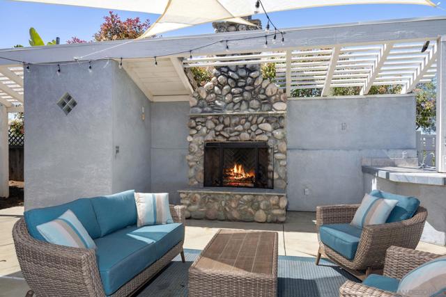 16334 Woodson View Rd, Poway CA: https://media.crmls.org/mediaz/a5d3247f-a199-494f-b061-1a5c581a4a10.jpg