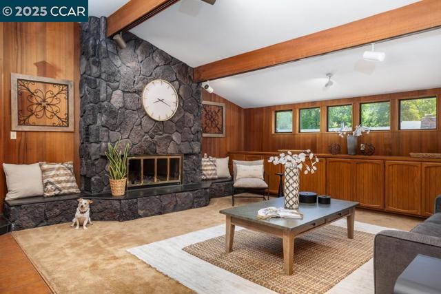 216 Castle Glen Rd, Walnut Creek CA: https://media.crmls.org/mediaz/a5d33bb0-9460-4ab5-9ee5-0a0794d4a95c.jpg