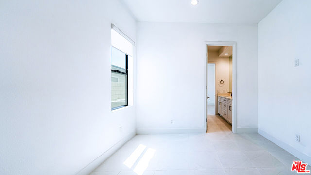 75601 Montage, Palm Desert CA: https://media.crmls.org/mediaz/a5d367ca-07f7-44a7-9c49-bf904a0a9e1a.jpg