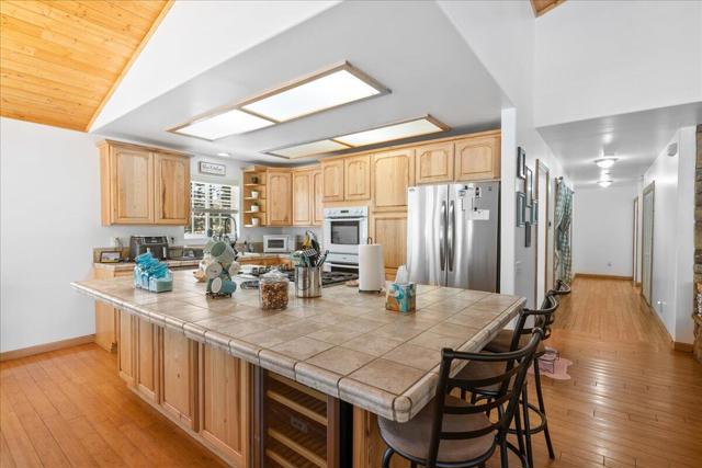 2737 Cedar Lane, Big Bear CA: https://media.crmls.org/mediaz/a5d3c88c-a888-4995-b25e-ebd74b965fda.jpg