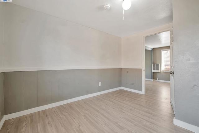 118 Sycamore St, Fremont CA: https://media.crmls.org/mediaz/a5d42cdd-a0d9-4b29-8664-6eacc9e5b4d0.jpg