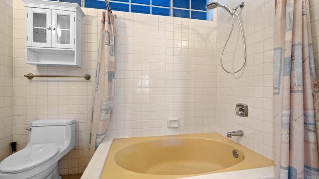 1806 McKee St, San Diego CA: https://media.crmls.org/mediaz/a5d5224a-bdb1-472d-a1ce-e28343130e1d.jpg