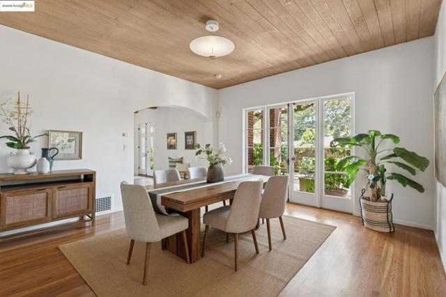 305 The Uplands, Berkeley CA: https://media.crmls.org/mediaz/a5d7224e-5ac9-4693-8034-21c46ac1caf1.jpg
