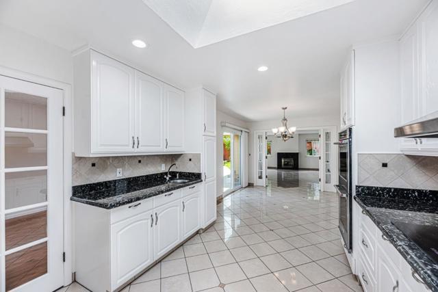 417 36th Avenue, San Mateo CA: https://media.crmls.org/mediaz/a5d7d598-4173-4832-9988-2c8bdf928b24.jpg