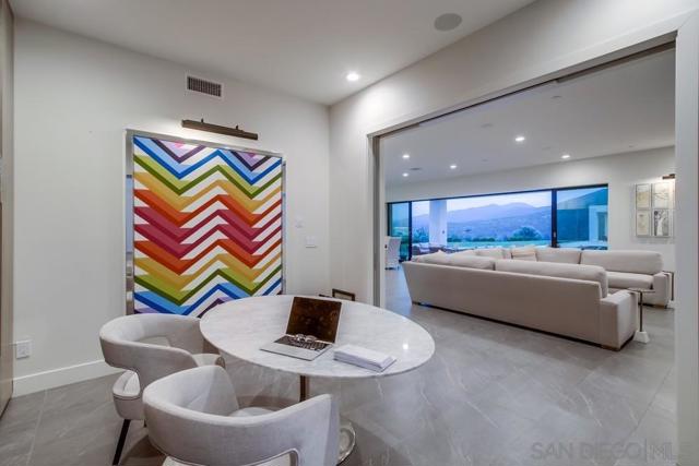 2885 Gate Three Place, Chula Vista CA: https://media.crmls.org/mediaz/a5d7fe83-91b9-4e10-800b-2cb5f37872e0.jpg
