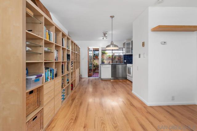 3205 Via Alicante, La Jolla CA: https://media.crmls.org/mediaz/a5d82920-49fe-4805-96c6-23f9da3b22c8.jpg