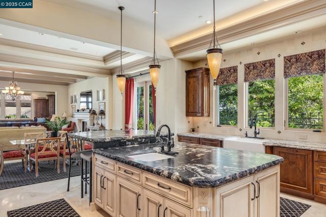 940 Eagle Ridge Dr, Danville CA: https://media.crmls.org/mediaz/a5d8416e-1766-4a0a-91c8-e98237de1aa5.jpg