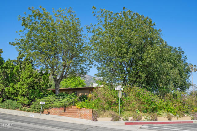 4702 Moore Street, La Crescenta CA: https://media.crmls.org/mediaz/a5d8a3db-bc1f-4128-bf0e-cdf17cfc2683.jpg