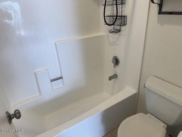 1190 Tivoli Lane, Simi Valley CA: https://media.crmls.org/mediaz/a5d8bc75-3a50-42d6-b3b3-051dbecefc7d.jpg