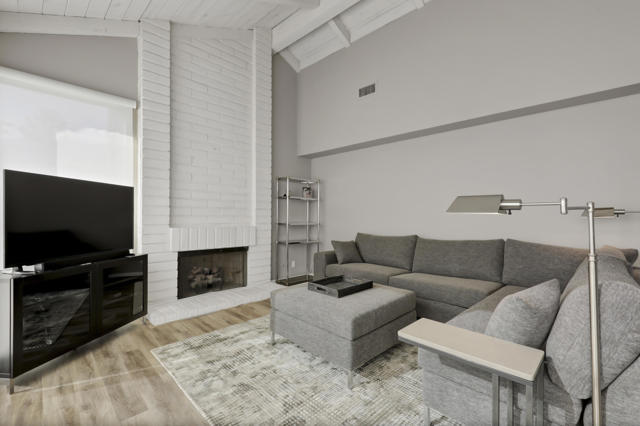 2545 Miramonte W Circle, Palm Springs CA: https://media.crmls.org/mediaz/a5d8dfd1-3e36-4921-aa72-9c7bf1983566.jpg