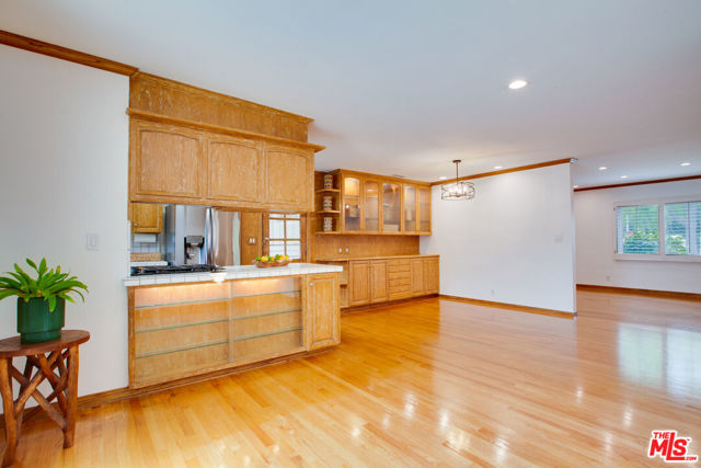 7701 Toland Avenue, Los Angeles CA: https://media.crmls.org/mediaz/a5d8e389-265f-4f06-9d11-b38e37384f18.jpg