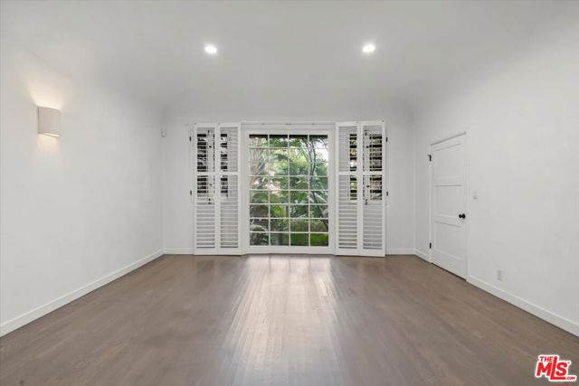 1218 N La Cienega Boulevard, West Hollywood CA: https://media.crmls.org/mediaz/a5d91736-7561-4d62-bb67-b4fe5a08b08b.jpg