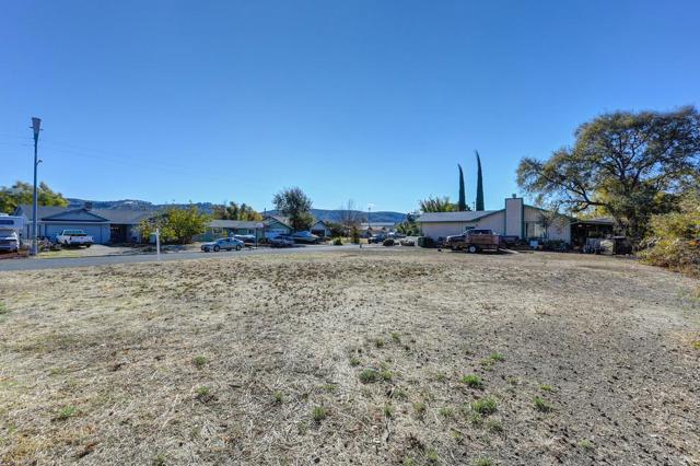 613 Bass Lane, Clearlake Oaks CA: https://media.crmls.org/mediaz/a5d97299-6878-4da7-8c0b-ed8674458312.jpg