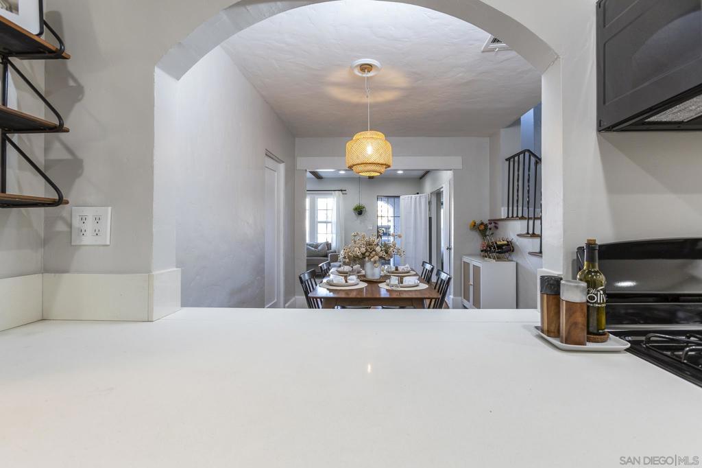 4256 Menlo - photo 10