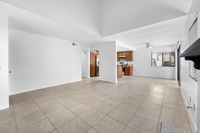 Detail Gallery Image 27 of 30 For 337 N Melrose Dr #E,  Vista,  CA 92083 - 2 Beds | 2 Baths