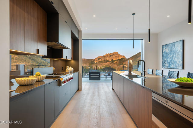 461 Lake Sherwood Drive, Lake Sherwood CA: https://media.crmls.org/mediaz/a5d9cb5f-d18d-4059-8a7e-fe404ad4d395.jpg