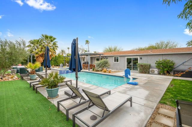 3059 N Biskra Road, Palm Springs CA: https://media.crmls.org/mediaz/a5da9338-8b40-4b66-9d10-6ae22f9a4082.jpg