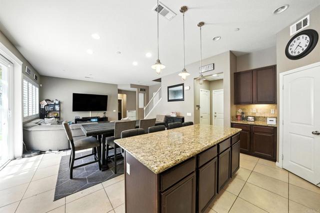 Detail Gallery Image 7 of 48 For 1528 Carpinteria St, Chula Vista,  CA 91913 - 5 Beds | 4 Baths
