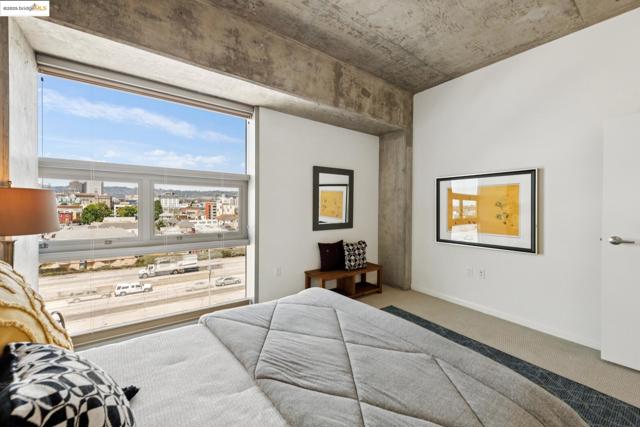 428 Alice St., Oakland CA: https://media.crmls.org/mediaz/a5dadbdd-150f-441b-8086-1c1e733fc2f7.jpg