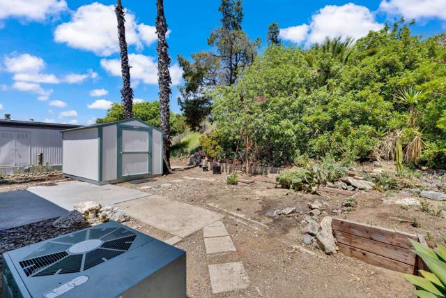 1120 Pepper Dr, El Cajon CA: https://media.crmls.org/mediaz/a5daee82-fea5-4ce8-81b8-9d6c8f8d6937.jpg