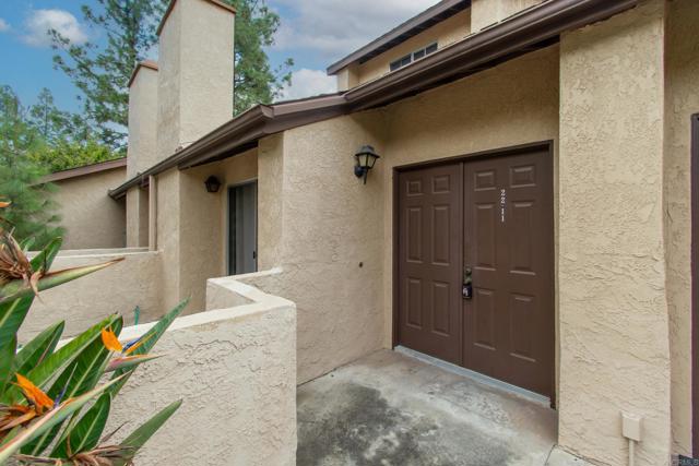 Detail Gallery Image 3 of 38 For 2211 Calle Jalapa #109,  West Covina,  CA 91792 - 3 Beds | 3 Baths