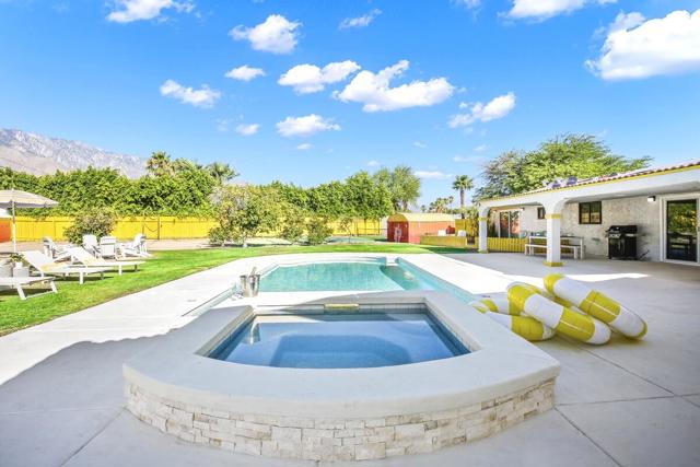 2099 E Racquet Club Road E, Palm Springs, CA 92262