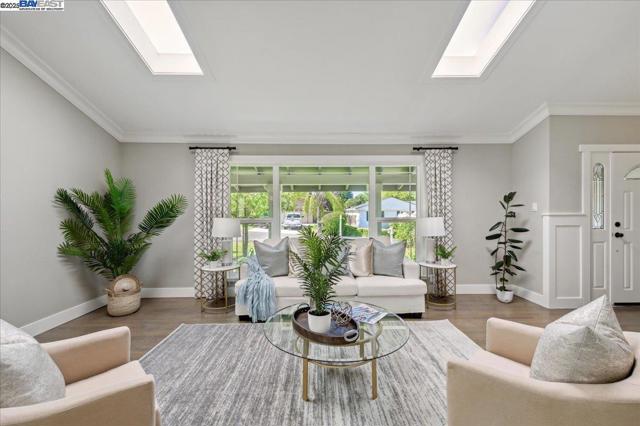 103 Baldwin Dr, Danville CA: https://media.crmls.org/mediaz/a5db9719-a63a-483f-95bf-5e12d65130ed.jpg