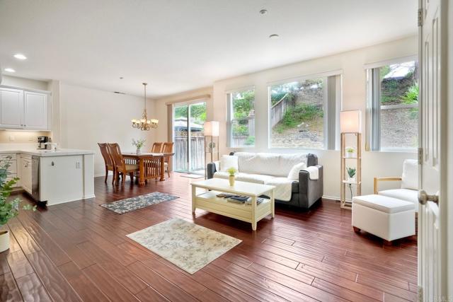 4049 Peninsula Drive, Carlsbad CA: https://media.crmls.org/mediaz/a5dbf24e-f707-4603-ba46-f54e1f8f49b1.jpg
