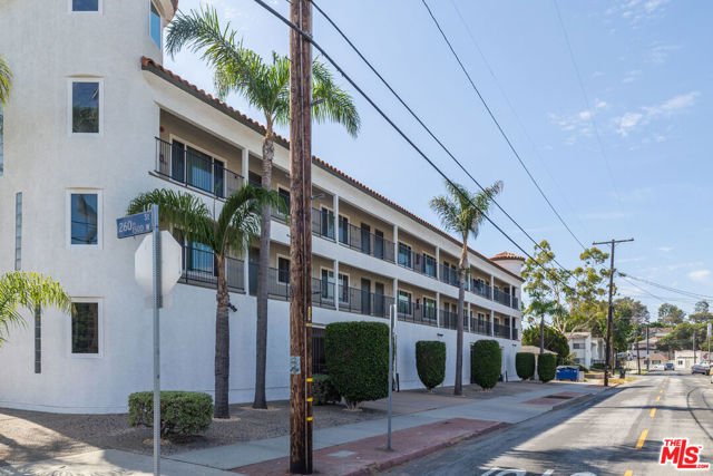 1540 260th Street, Harbor City CA: https://media.crmls.org/mediaz/a5dc8918-8b3e-4c6d-a1cb-0192c4226b1f.jpg