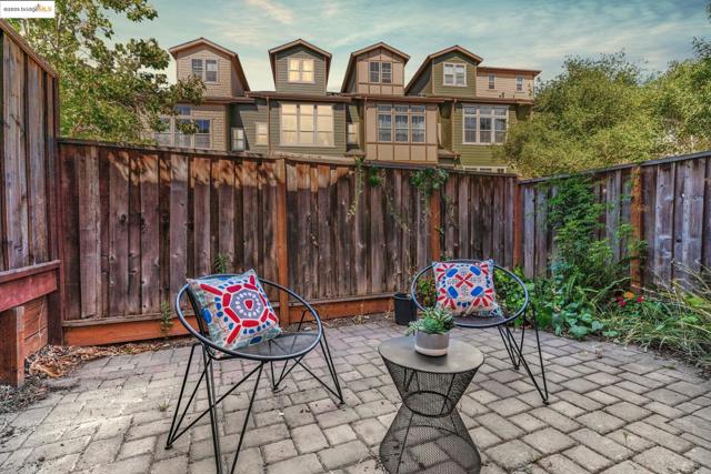 6063 Old Quarry Loop, Oakland CA: https://media.crmls.org/mediaz/a5dc8e24-54a6-41e5-8d8f-8443b93b7c49.jpg