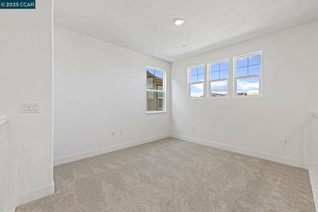 8121 Vessel Way, Sacramento CA: https://media.crmls.org/mediaz/a5dcbc84-e780-4ac3-81c3-9dffe3433de9.jpg