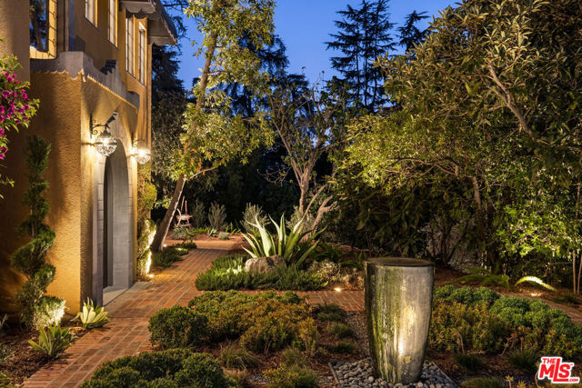 540 Mount Washington Drive, Los Angeles CA: https://media.crmls.org/mediaz/a5dce474-f0ac-4cbb-9ea1-7452b9abdfd7.jpg