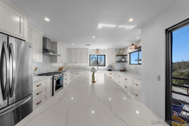 1830 N Alvarado St, Los Angeles CA: https://media.crmls.org/mediaz/a5dd4149-697c-44e4-8d60-737849087a1b.jpg