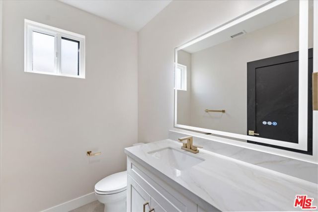 5530 Geer Avenue, Los Angeles CA: https://media.crmls.org/mediaz/a5dd86dc-287f-4401-b96c-f63a0823d5eb.jpg