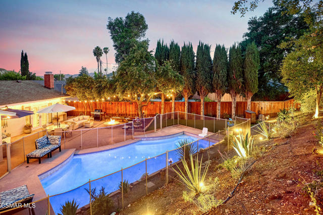 26007 Philrich Circle, Calabasas CA: https://media.crmls.org/mediaz/a5de0010-1198-4da8-a8cf-9b1c1a53b987.jpg