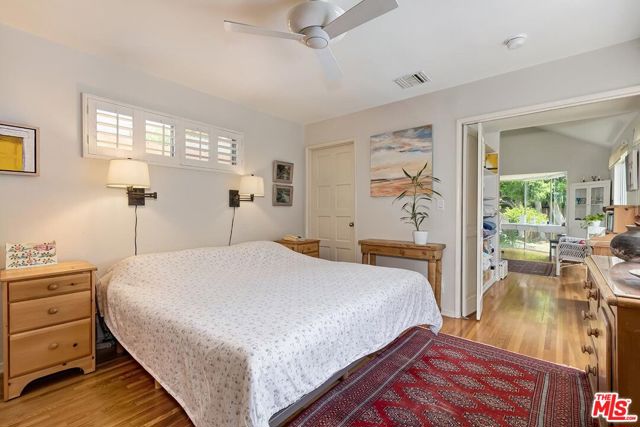 3238 Corinth Avenue, Los Angeles CA: https://media.crmls.org/mediaz/a5de518a-02ec-43b0-81e0-e5bc065aae29.jpg