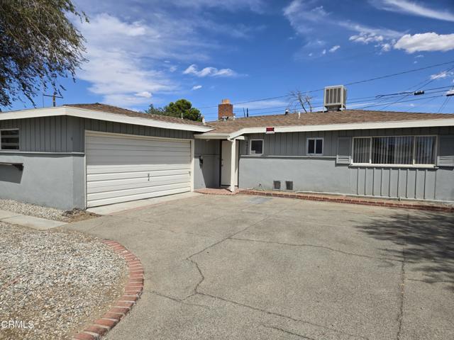 44502 2nd E Street, Lancaster CA: https://media.crmls.org/mediaz/a5de71f7-1848-446a-9c60-11889b8209b4.jpg