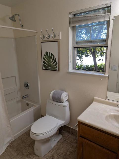 805 N San Antonio Road, Los Altos CA: https://media.crmls.org/mediaz/a5decba1-1845-4f74-b7c5-7cff1c9c2882.jpg