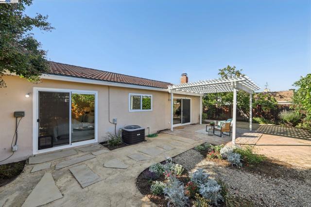 137 Cassandra Pl, San Ramon CA: https://media.crmls.org/mediaz/a5df80dd-6850-41e7-a577-f8bbf90e7724.jpg