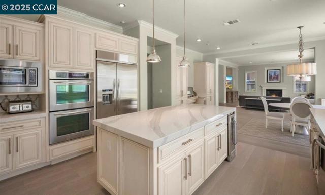 130 Arundel Dr, Hayward CA: https://media.crmls.org/mediaz/a5e04620-3b5f-4750-9a25-4086ce2ecd58.jpg