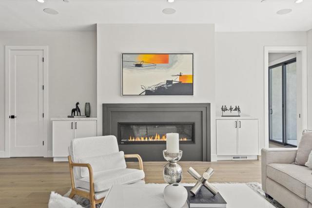 1303 American Way, Menlo Park CA: https://media.crmls.org/mediaz/a5e13c56-ae83-4489-bd24-3d0e7a57d224.jpg