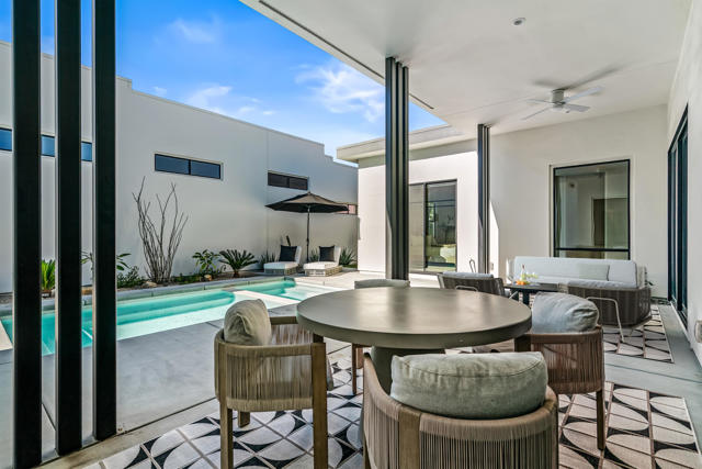 1346 Bacall Way, Palm Springs CA: https://media.crmls.org/mediaz/a5e1e739-a956-465f-86cd-92e215795f0a.jpg